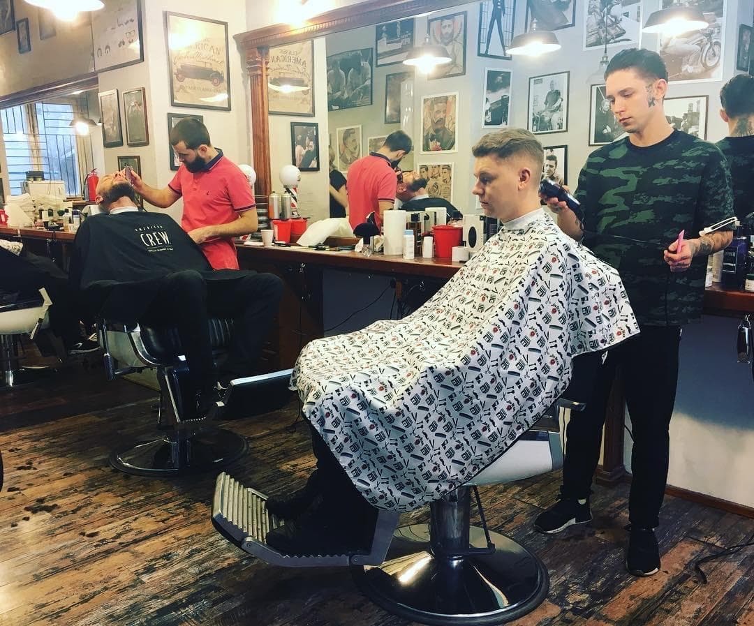 Uczestnik podczas szkolenia barberskiego