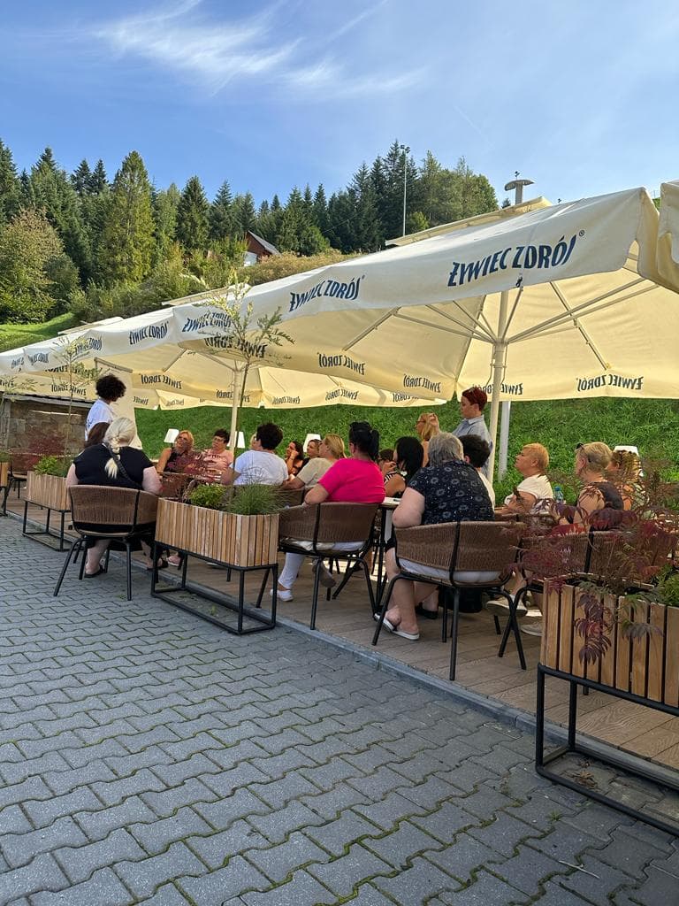 Uczestnicy podczas warsztatu plenerowego